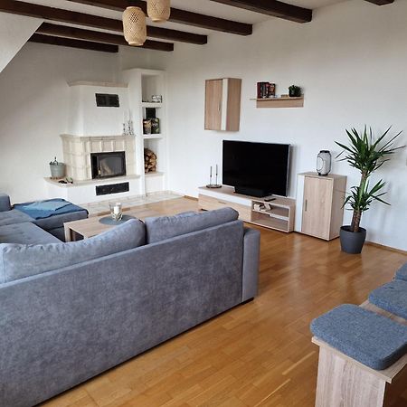 98Qm Wohnung Im Villenviertel - Voll Ausgestattet Mit Balkon Und Kamin - Wlan Gratis Wilhelmshaven Exterior photo