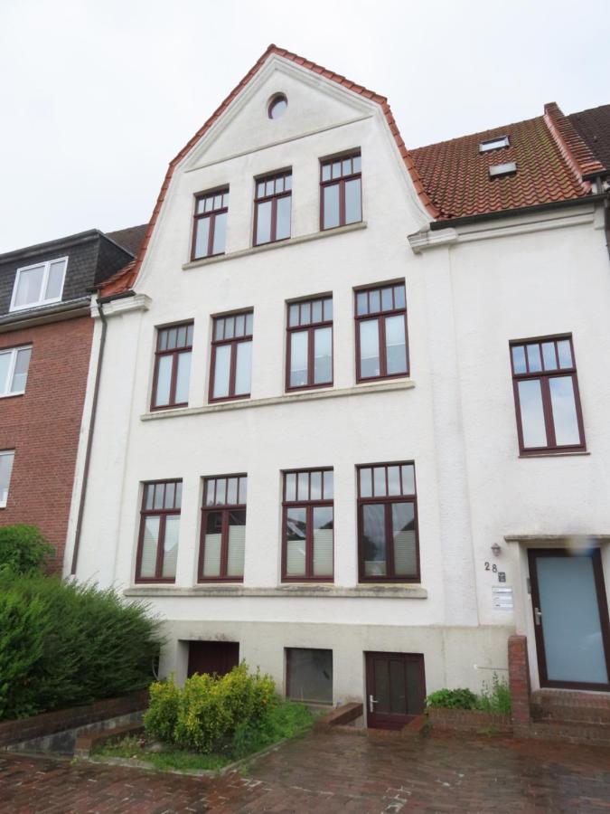 98Qm Wohnung Im Villenviertel - Voll Ausgestattet Mit Balkon Und Kamin - Wlan Gratis Wilhelmshaven Exterior photo