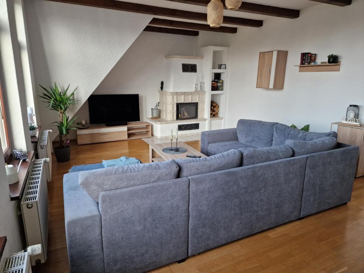 98Qm Wohnung Im Villenviertel - Voll Ausgestattet Mit Balkon Und Kamin - Wlan Gratis Wilhelmshaven Exterior photo