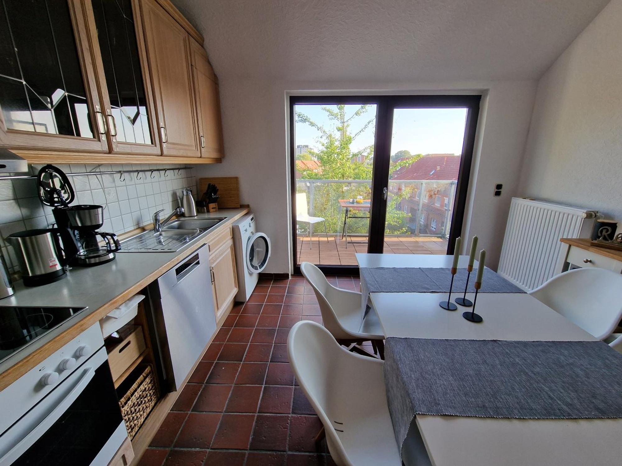 98Qm Wohnung Im Villenviertel - Voll Ausgestattet Mit Balkon Und Kamin - Wlan Gratis Wilhelmshaven Exterior photo