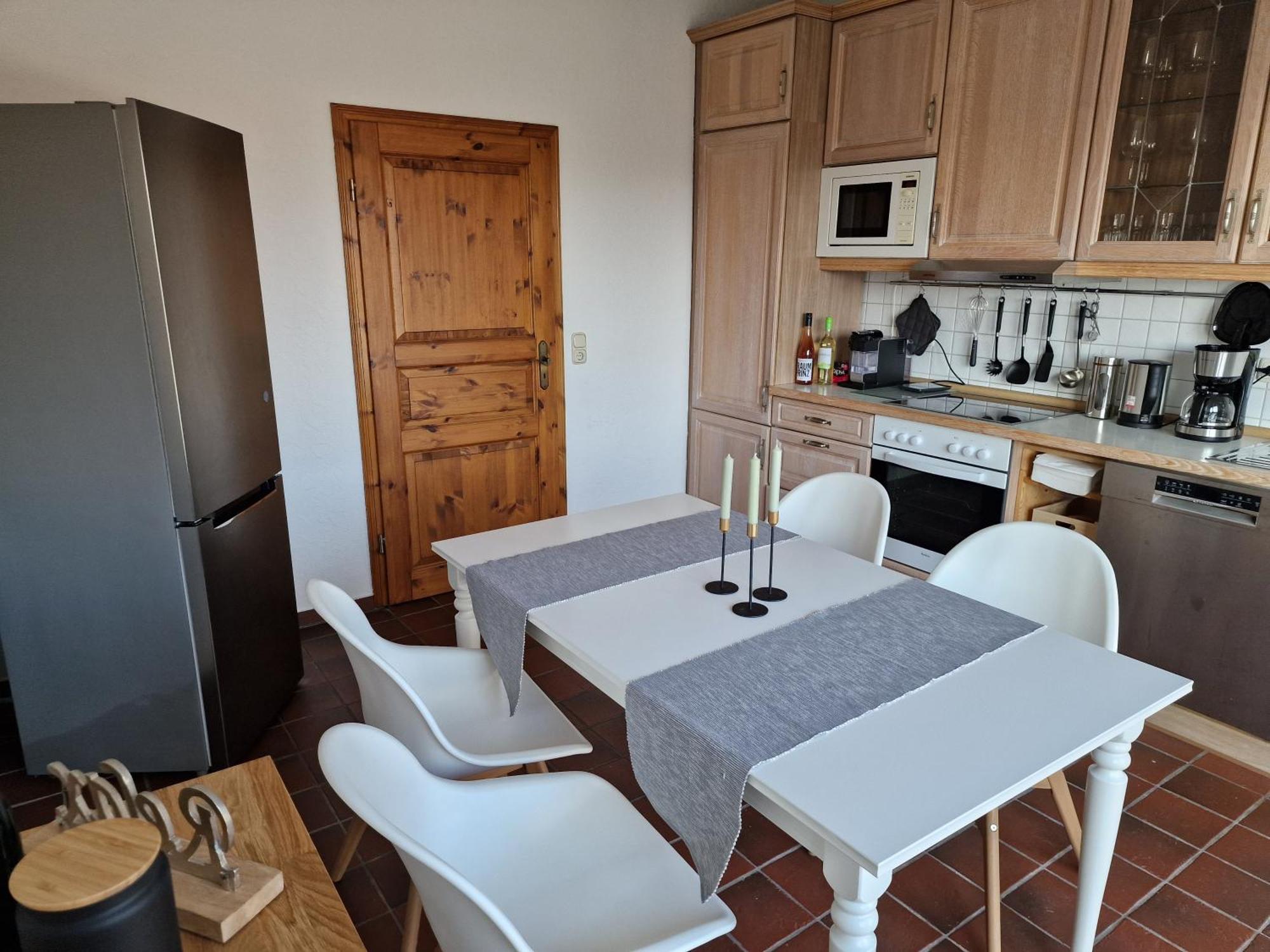 98Qm Wohnung Im Villenviertel - Voll Ausgestattet Mit Balkon Und Kamin - Wlan Gratis Wilhelmshaven Exterior photo
