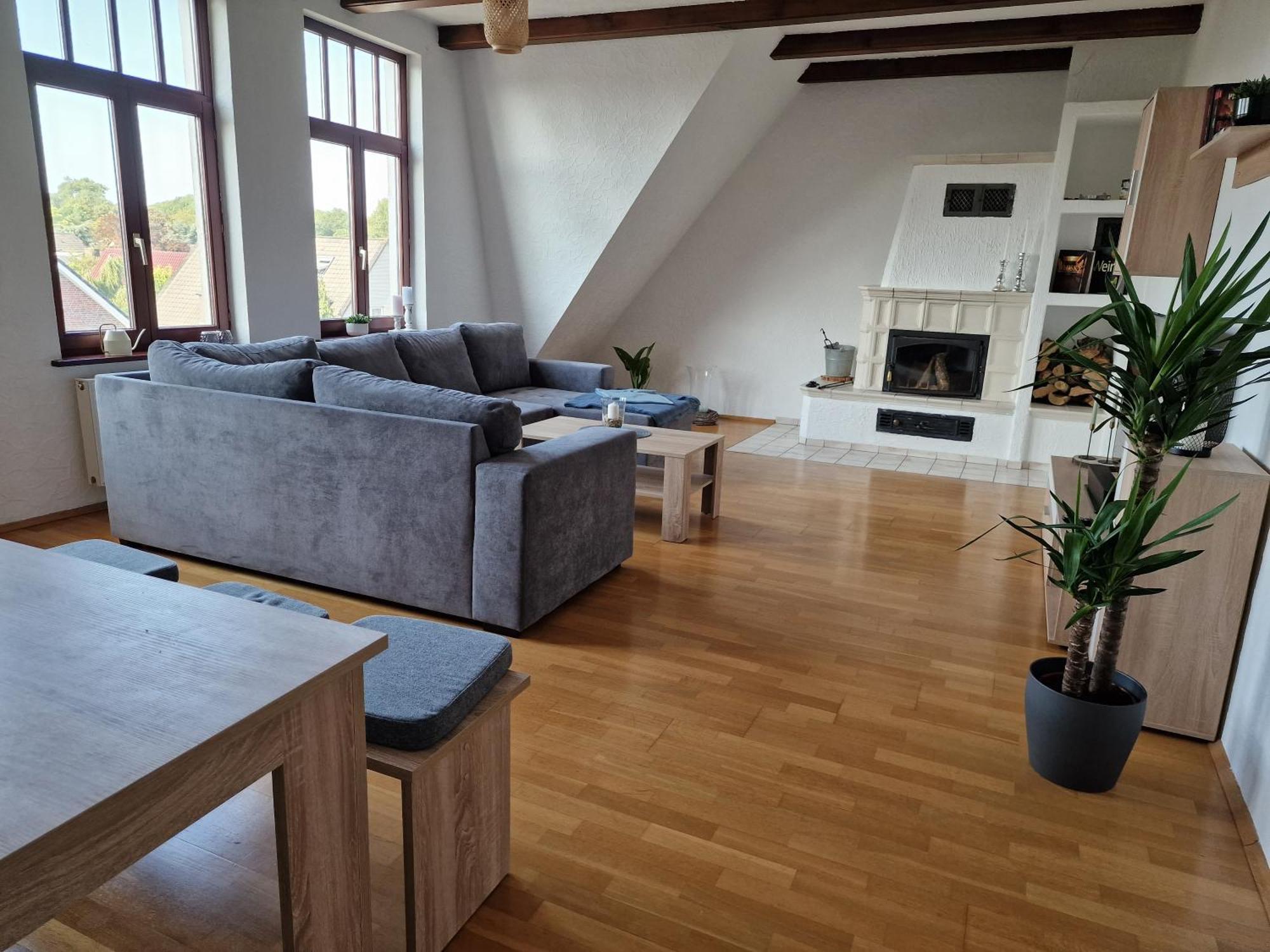 98Qm Wohnung Im Villenviertel - Voll Ausgestattet Mit Balkon Und Kamin - Wlan Gratis Wilhelmshaven Exterior photo